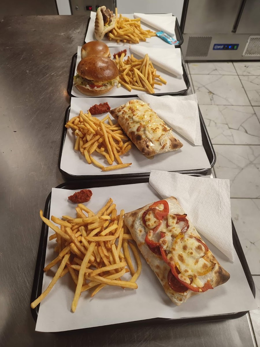 Hollywood Pizza Time-8